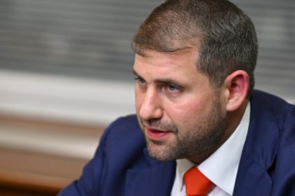 marea britanie sanctioneaza o retea prorusa din r moldova legata de oligarhul ilan sor pentru amestec in alegerile din 2024 67ed4d703ea92