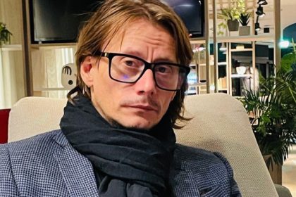 marius manole o sustine pe lasconi e o nedreptate sa arunci la groapa de gunoi un om care a luptat pentru partidul asta 67fea1783aad9