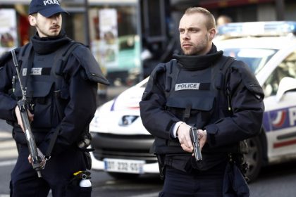 news alert alerta in franta un elev a injunghiat patru adolescenti intr un liceu din nantes 680a3bb0a1a94