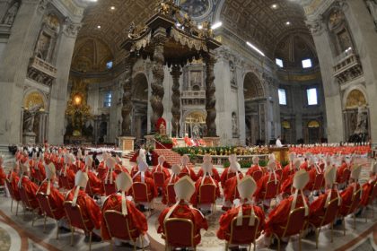 news alert conclavul care va alege urmatorul papa se intruneste pe 7 mai 680f66c672196