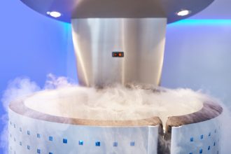 o femeie a murit dupa o sedinta de crioterapie intr o sala de sport din paris o alta a ajuns in stare grava la spital 67feacb57c719