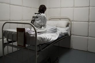 o fetita a fost imobilizata sedata si internata la psihiatrie in noua zeelanda dupa o eroare a politiei este extrem de tulburator 67ece998e06b4