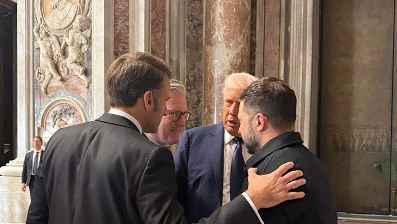 o intalnire pozitiva trump macron zelenski si starmer au discutat in interiorul bazilicii sfantul petru de la vatican 680cef1cdd01d