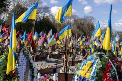 pana la 100 000 de militari ucraineni au fost ucisi in razboiul impotriva rusiei cbs news 67fd03505de9b