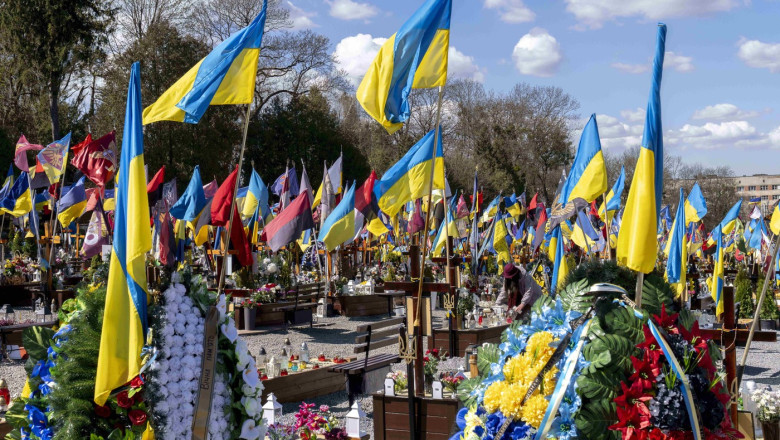 pana la 100 000 de militari ucraineni au fost ucisi in razboiul impotriva rusiei cbs news 67fd03505de9b
