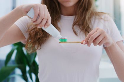 pasta de dinti pentru albire mit sau realitate ce spun medicii stomatologi asteptari nerealiste trebuie sa fim precauti 67ecb72eef0c7