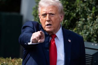 pe cine da vina trump pentru scaderea pib ului sua in primul trimestru aveti rabdare 6812458110e03