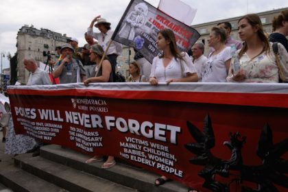 polonia a reluat exhumarile victimelor masacrului de la volinia sursa de tensiuni cu kievul este o misiune complicata 680a4d45223e3