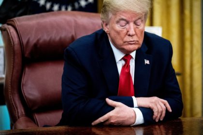 popularitatea lui trump e in scadere sondaj majoritatea americanilor spun ca politicile sale sunt responsabile de starea economiei 67fcaef0e8b37