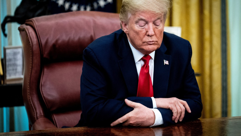 popularitatea lui trump e in scadere sondaj majoritatea americanilor spun ca politicile sale sunt responsabile de starea economiei 67fcaef0e8b37