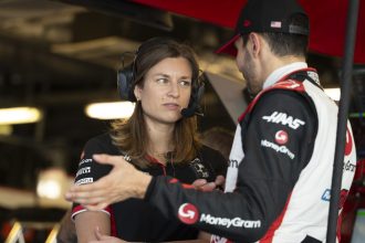 premiera in formula 1 laura muller a devenit prima femeie care lucreaza ca inginer de cursa 67ebdad432213