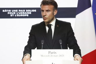 prima reactie a lui emmanuel macron dupa ce marine le pen a fost condamnata la inchisoare magistratii trebuie sa fie protejati 67ed2c6112d3c