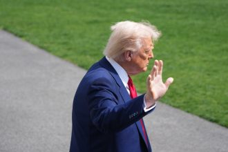 prima reactie a lui trump dupa caderea pietelor din cauza tarifelor anuntate de el 67ef605939112