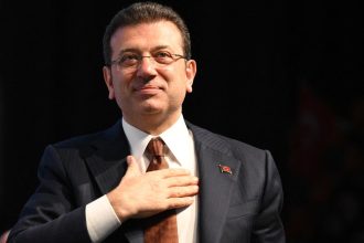 primarul arestat al istanbulului ekrem imamoglu a devenit cetatean de onoare al parisului 67f4fe30c37c5