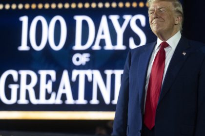 primele 100 de zile donald trump s a laudat cu perfomante economcie in timp ce americanii devin tot mai sceptici fata de abordarea sa 6811bfed0f8fc