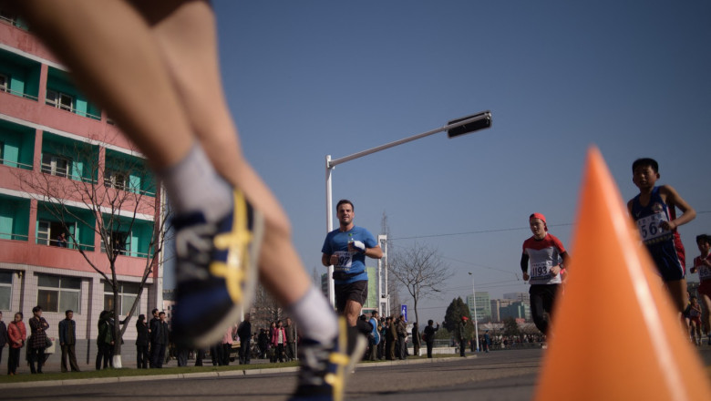 primul maraton international la phenian din ultimii sase ani la cursa din coreea de nord participa si romani 67f22eb19aab5