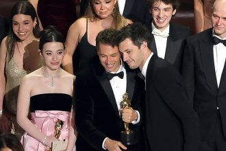 propagandistii de la moscova in extaz dupa succesul filmului anora la premiile oscar occidentul va trebui sa se impace cu rusia 67ebf35930ffe