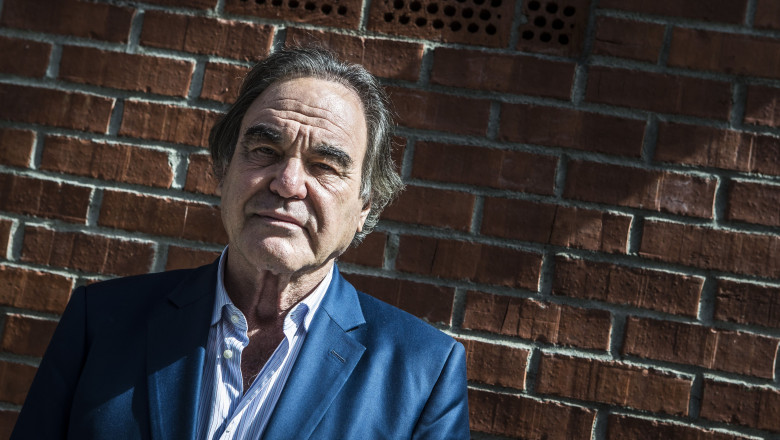 regizorul oliver stone va depune marturie in dosarul asasinarii lui j f kennedy filmul lui jfk a fost criticat de istorici 67ebf28fe0f25