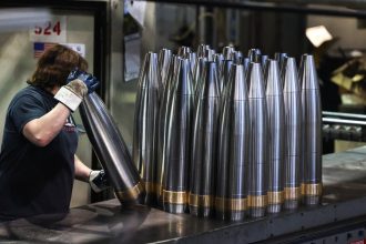 rusia e pe cale sa produca de trei ori mai multa munitie decat au sua si europa avertismentul comandantului trupelor nato in europa 67f0abf9d1381