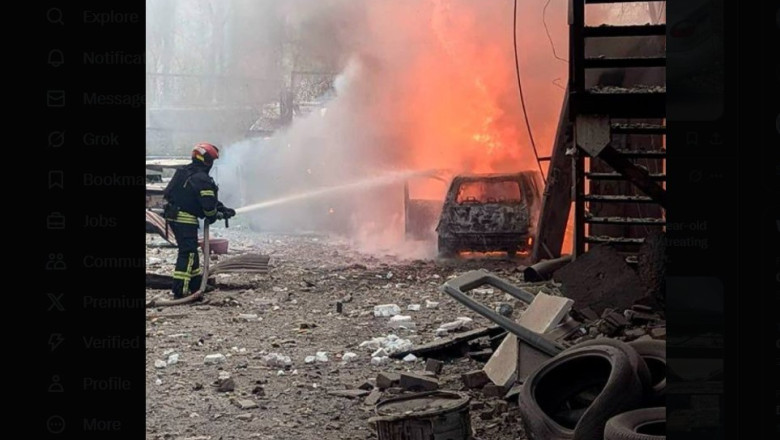 rusii au bombardat orasul natal al lui volodimir zelenki cel putin patru persoane au fost ucise 67ee36a49f6f6