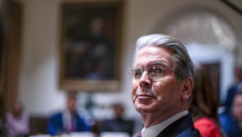 secretarul trezoreriei sua recomanda tuturor tarilor sa nu riposteze la taxele vamale relaxati va si incasati lovitura 67ee38fc7df80