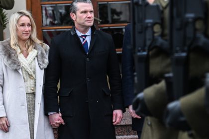 seful pentagonului a publicat informatii sensibile pe un chat cu sotia fratele sau si avocatul personal scrie nyt 6805cfa888041