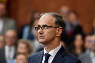 serbia are un nou prim ministru un medic fara experienta politica dupa luni de manifestatii anticoruptie 67fff151298ac