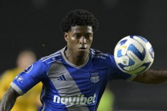 sotia si fiul unui fotbalist au fost rapiti in ecuador ce a facut jackson rodriguez cand atacatorii au intrat in casa 680a5c80d019a