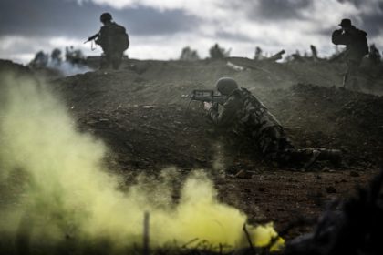 stingator de incendii cum reuseste un regiment special de ucraineni sa opreasca asaltul rusesc la granita dintre sumi si kursk 6800a11906251