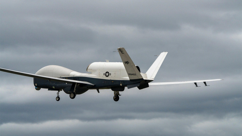 sua isi intaresc prezenta pe una din insulele japoniei cu drone de supraveghere de la mare altitudine 67f4fd051c227