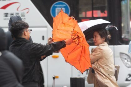 sute de zboruri anulate in china din cauza vremii extreme vantul atinge viteze record autoritatile au emis alerte pentru populatie 67fa78ed299f1