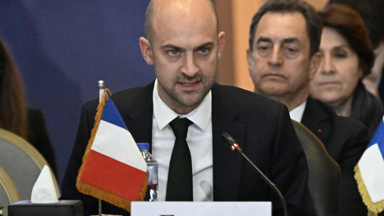 tensiuni intre paris si alger dupa expulzarea a 12 diplomati francezi barrot vom raspunde cu cea mai mare fermitate 67fe1204c14c8