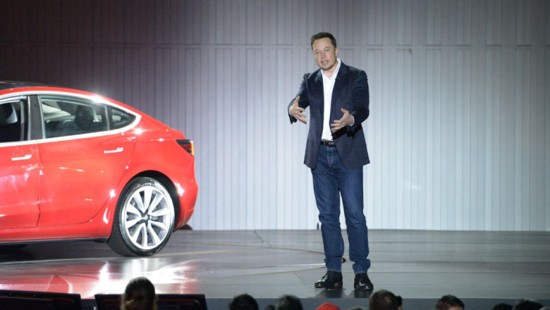 tesla nu mai preia comenzi in china pentru doua modele importate din sua analist musk trebuie sa paraseasca administratia trump 67f92fa11de65