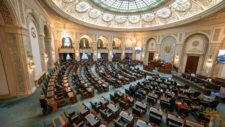 tinerii intre 16 si 18 ani isi vor putea deschide firme de exercitiu prevede un proiect depus in parlament 67f11004430b8