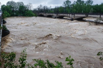 trafic blocat si risc de inundatii si avalanse in nordul italiei si sudul elvetiei in plin sezon turistic 6800e8954d7e5