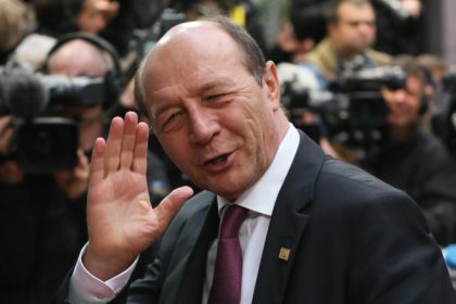 traian basescu diaspora poate face presedinti o sa vedeti duminica 680f0140d78fb