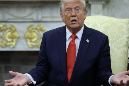 trump sfideaza justitia nu a permis accesul unor jurnalisti la conferinta de presa in ciuda ordinului judecatoresc 67fe38b1148b3