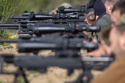 ucraina lanseaza o platforma militara pentru achizitia de arme cu puncte castigate pe front va fi amazonul armatei 681054adbe81d