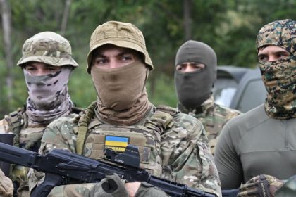 ucraina observa o intensificare a ofensivei ruse in nord est si incearca sa mentina pozitiile ocupate peste granita 6800008c8b436