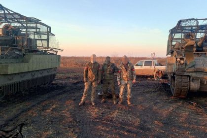 ucrainenii si au abandonat in kursk unele dintre cele mai bune sisteme de armament si au pierdut aici mai multe blindate decat rusii 67f63f49610cd