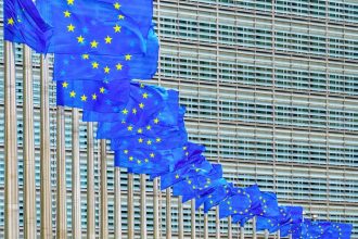 ue isi suspenda trei luni contramasurile impotriva taxelor vamale nejustificate anuntate de sua anunt de la bruxelles 67fd47491dbd5