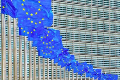 ue isi suspenda trei luni contramasurile impotriva taxelor vamale nejustificate anuntate de sua anunt de la bruxelles 67fd47491dbd5