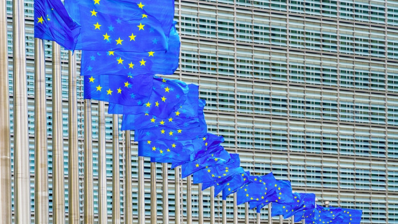 ue isi suspenda trei luni contramasurile impotriva taxelor vamale nejustificate anuntate de sua anunt de la