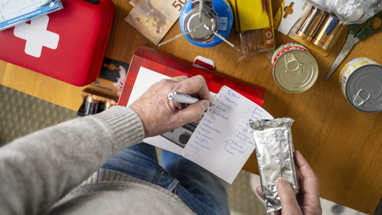 ue recomanda kituri de supravietuire dupa pana de curent din peninsula iberica cash apa alimente 68122f3d0ab12