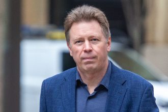 un aliat al lui putin fost guvernator al sevastopolului condamnat la inchisoare in uk pentru incalcarea sanctiunilor impuse rusiei 67f96c90b885c