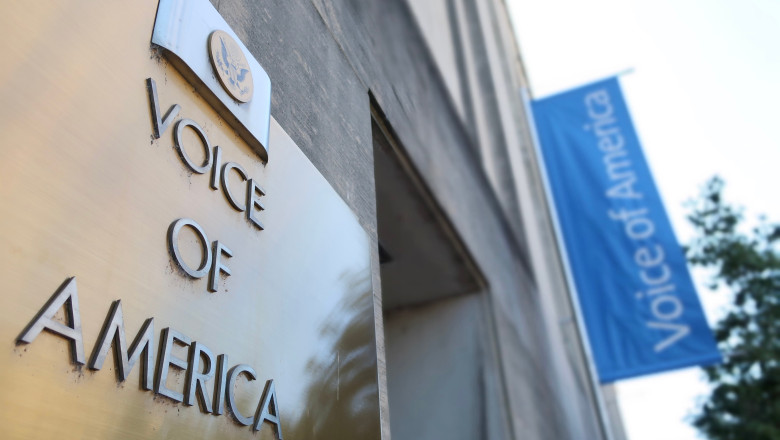 un judecator a decis ca angajatii de la vocea americii se pot intoarce la munca 6808daf939496