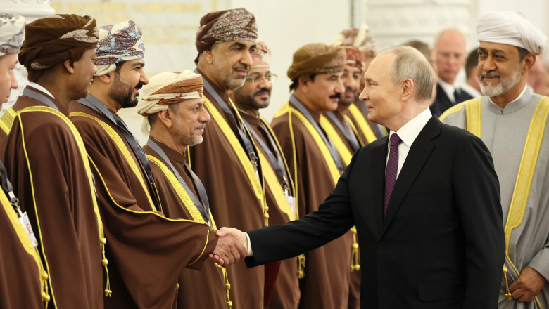 un oficial strain care l a vizitat pe putin a vrut sa intre cu un pumnal la kremlin 6808a3e19decc