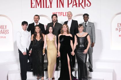 unul dintre cei mai indragiti actori din emily in paris revine pentru sezonul 5 in ciuda criticilor sale la adresa serialului 68047582ed7af