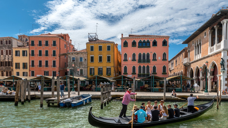 venetia va extinde taxarea turistilor si in 2025 ce spera primarul sa obtina 6800b9c02b2fe