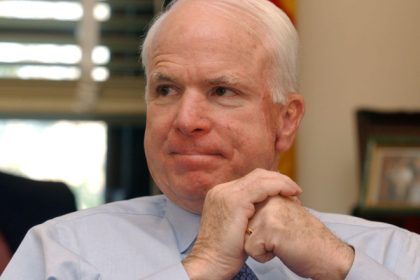 video analiza de acum 10 ani a senatorului mccain ambitia lui putin e restaurarea imperiului rus ne incearca sa vada daca poate sa scape 67ee1a88207eb